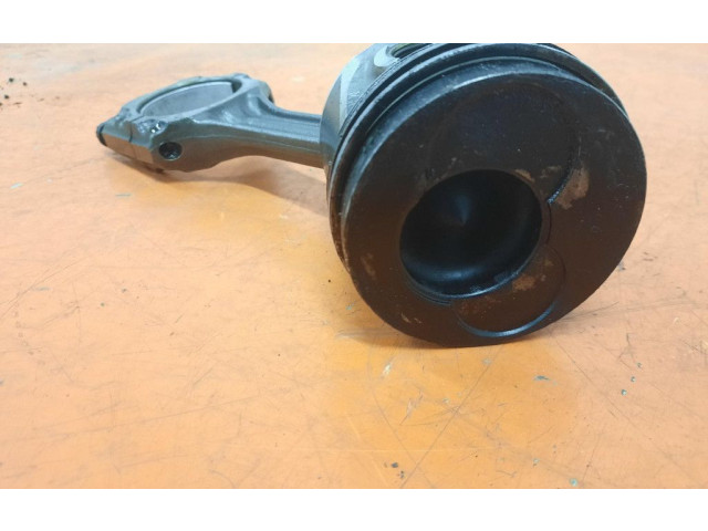 Píst 028H, 028H Volkswagen PASSAT B5.5