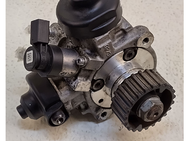 Vstřikovací lišta 059130755AB, 0445010611 Audi Q7 4L CAS