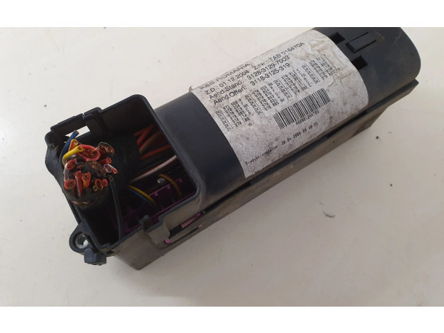 Блок предохранителей Volkswagen Caddy