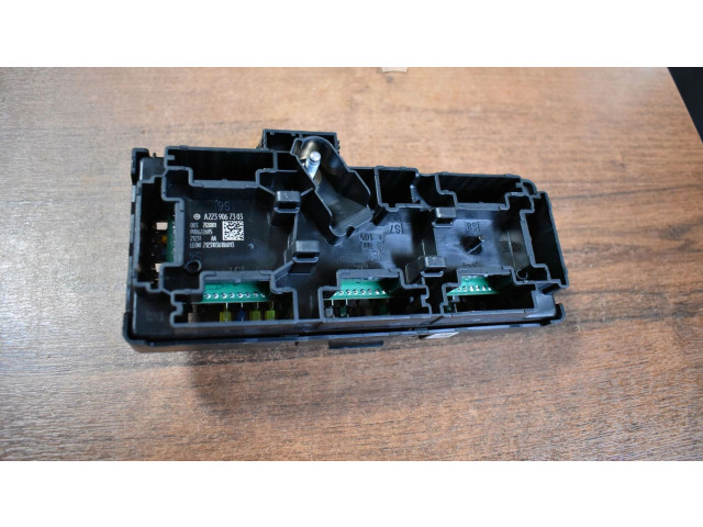 Pojistková skříňka A2239067303555525 Mercedes-Benz C W206 2025