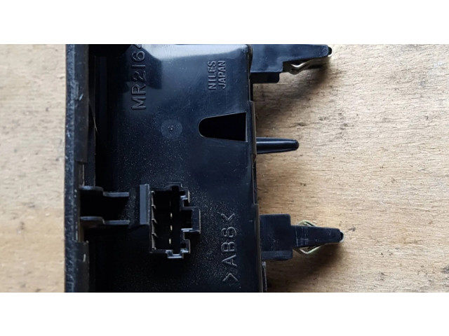 Дисплей MR216461 Mitsubishi Galant