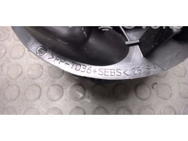 Вентилятор радиатора     7701067982    Renault Twingo II 