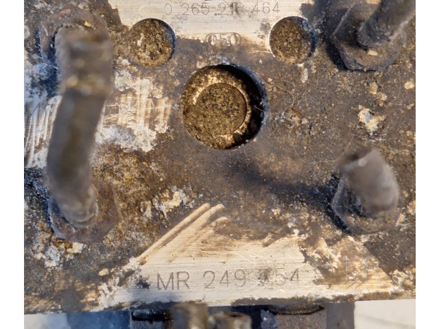 Блок АБС 0265216464, MR249454 Mitsubishi Carisma 1996 - 1999 года