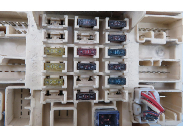 Блок предохранителей     Lexus IS 200-300    
