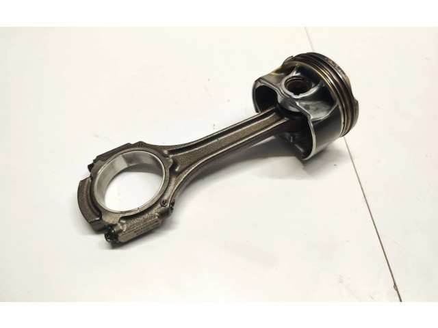 Píst a17700q06, a17700 Mercedes-Benz C AMG W205