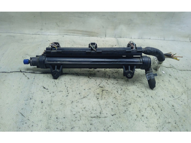 Топливная рампа 03E133320 Skoda Fabia Mk1 (6Y)