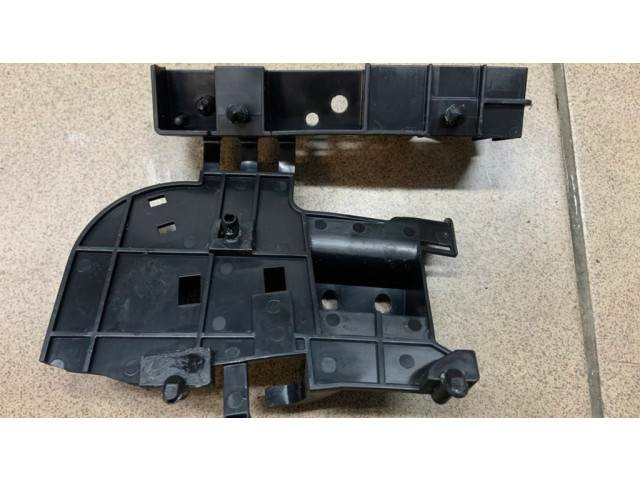 Другая деталь отсека двигателя