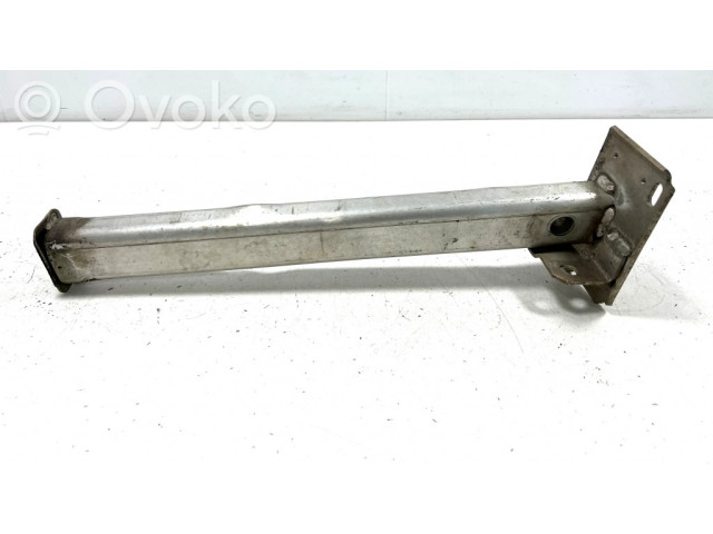 Другая часть передней ходовой части