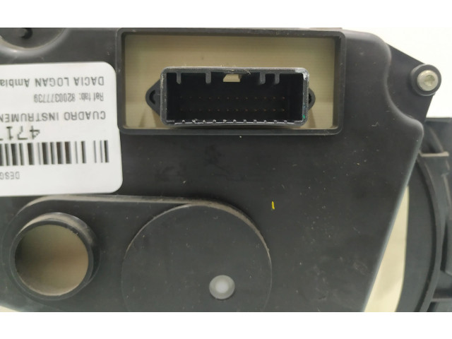 Панель приборов 8200377739   Dacia Logan I       