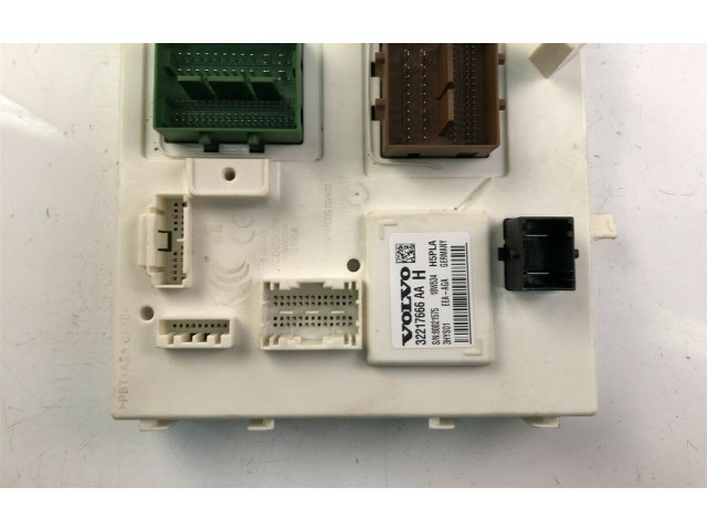 Блок предохранителей  32217666AA, K818   Volvo XC90    