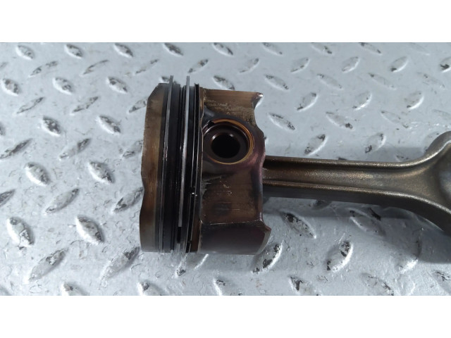  Поршень с шатуном  05C107065A, 05C198401A  Skoda Fabia Mk4 (6VA) для бензинового двигателя 1.0