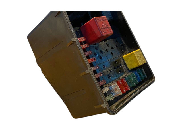 Блок предохранителей 83BG14A076AC   Ford Sierra    