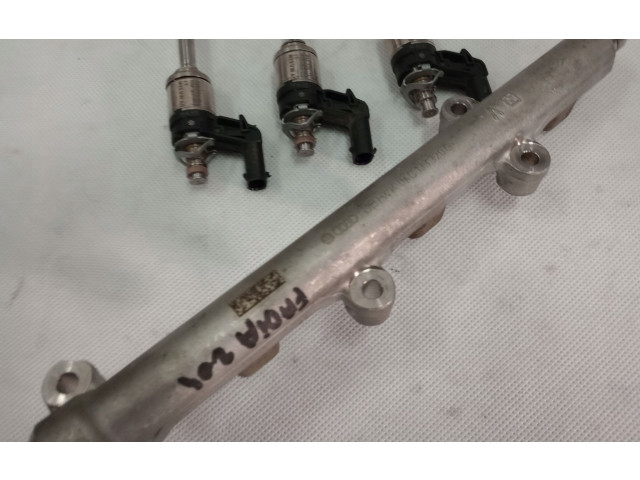 Топливная рампа 04E906036AT, 04C133320G   Skoda Fabia Mk3 (NJ)  