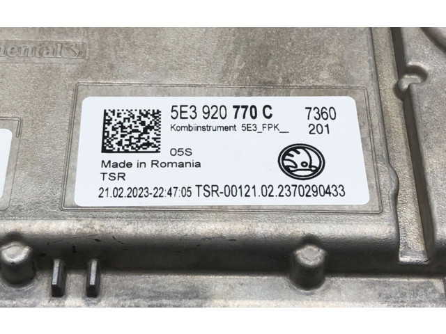 Панель приборов 5E3920770C Skoda Octavia Mk4