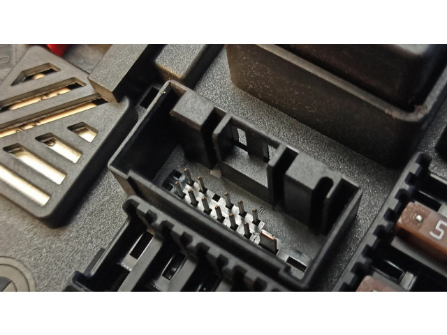 Блок предохранителей 9315151, 931515103   BMW X4 F26    