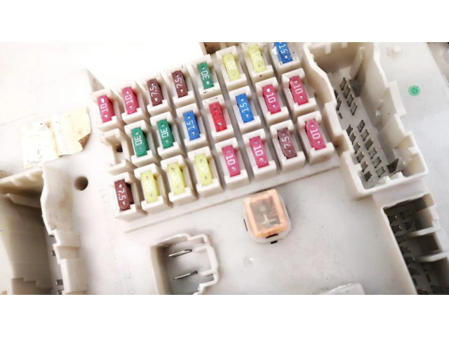   Pojistková skříňka 8198050030, 81980-50030   Toyota Land Cruiser (J100) 2005