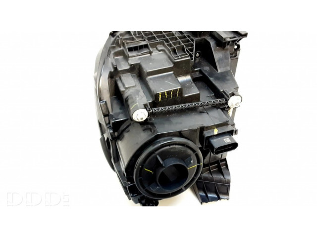 Передняя фара