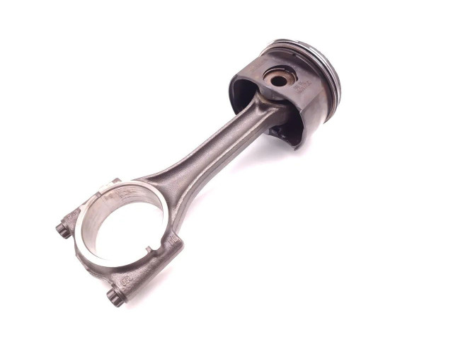  Поршень с шатуном DTRD DTRD  Skoda Octavia Mk4  