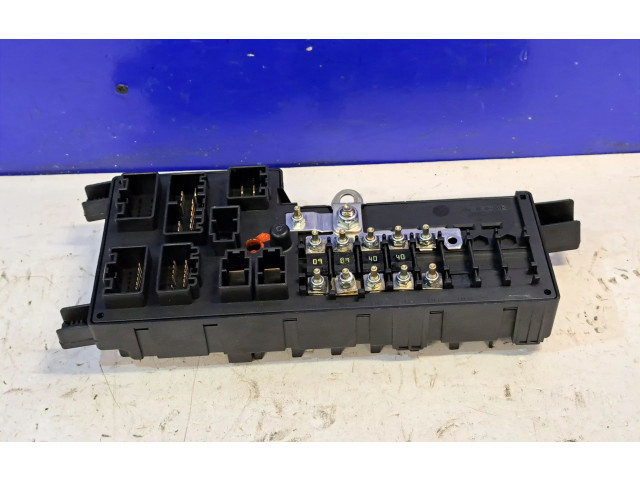 Блок предохранителей 30728008, 518828108    Volvo XC90   