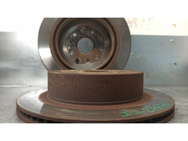 Задний тормозной диск Lexus IS III XE30 2.2