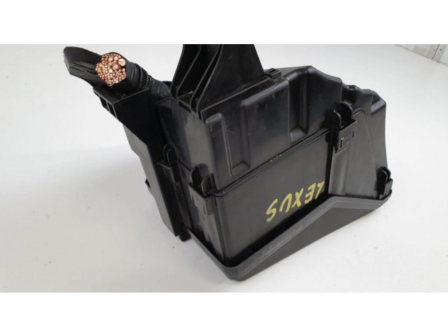 Блок предохранителей 8266253070   Lexus IS 220D-250-350    