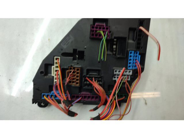 Pojistková skříňka 9151322 BMW 7 F01 F02 F03 F04 2011