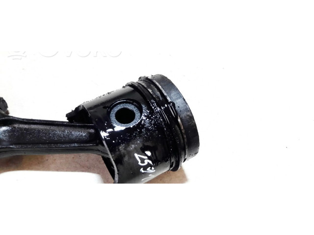 Píst 262 Hyundai Lantra II pro naftový motor 1.9