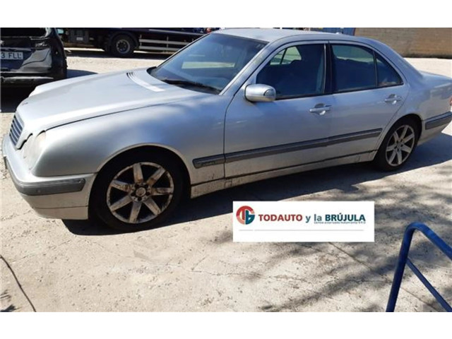 Vstřikovací lišta A6130700095 Mercedes-Benz E W210