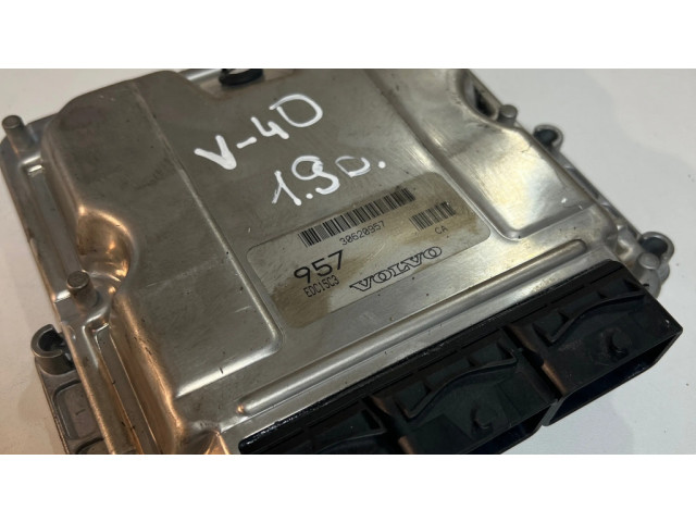 Řídící jednotka 30620957, EDC15C3 Volvo S40, V40 2001