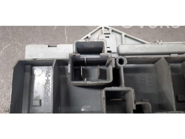 Блок предохранителей 51739431 Fiat Idea