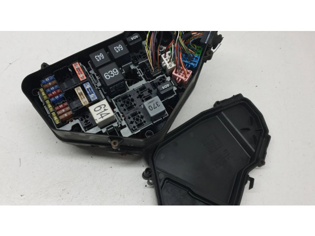   Pojistková skříňka 7L0937576B   Audi Q7 4L 2008