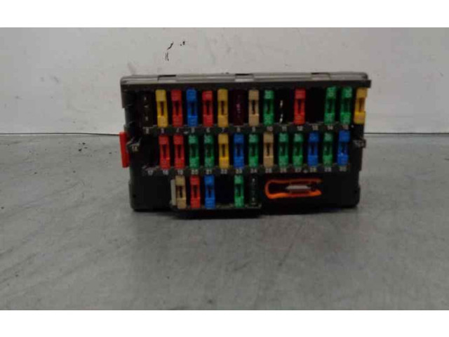 Pojistková skříňka Řídící jednotka BSM 9450537080 Peugeot 405 1993