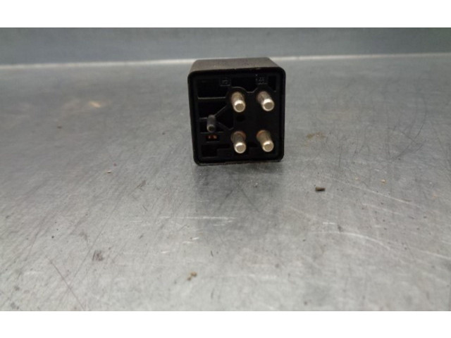 Pojistková skříňka 0332002197 Mercedes-Benz C W202 1997