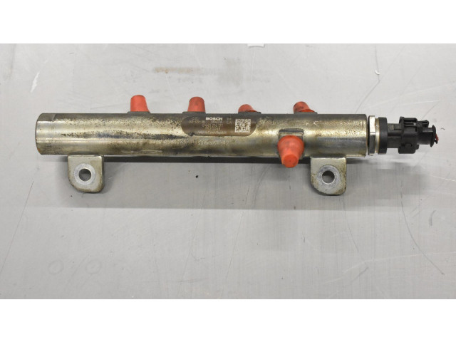 Топливная рампа 55213269 Saab 9-3 Ver2