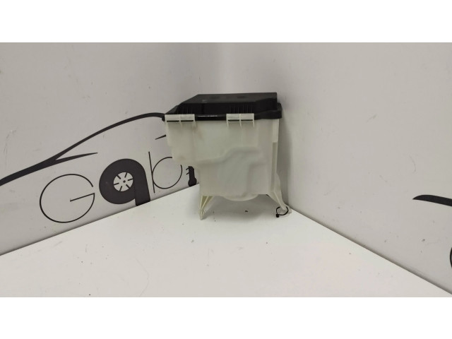   Pojistková skříňka A2055402328   Mercedes-Benz C W205 2022