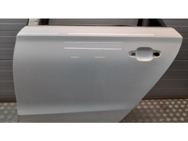 Задняя дверь