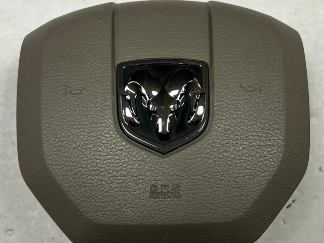 Подушка безопасности водителя P1EF19BD3AD   Dodge RAM