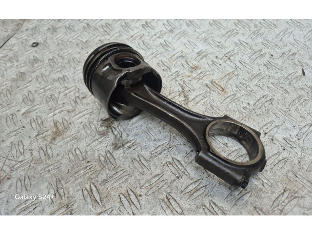 Поршень с шатуном 19N4, 897 Mitsubishi Outlander