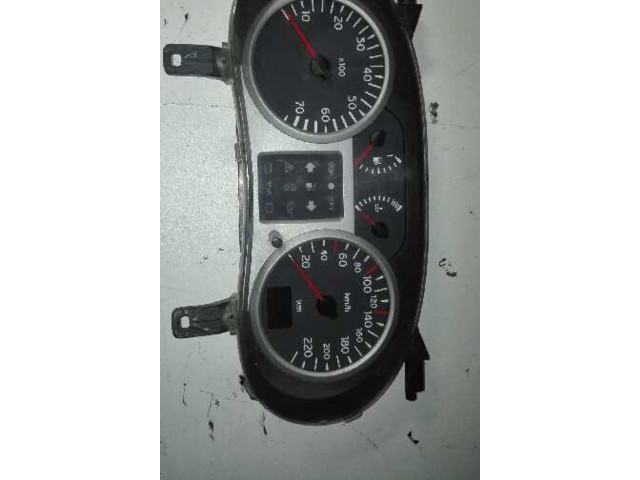 Панель приборов 8200261102 Renault Clio II