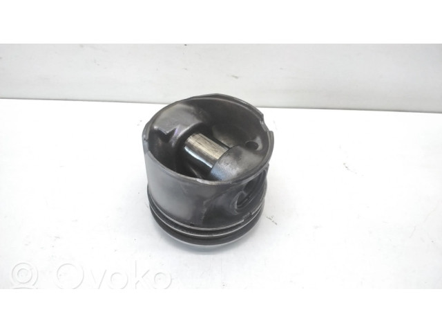 Píst 84L107 BMW 5 E60 E61 pro naftový motor 3.0