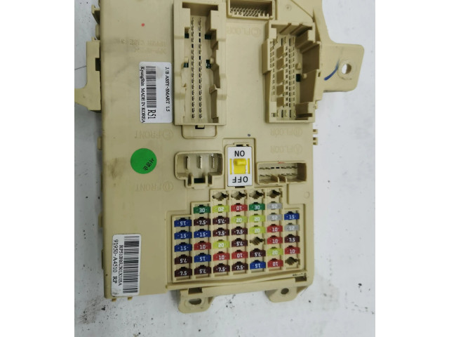 Pojistková skříňka KIA Carens III 2017