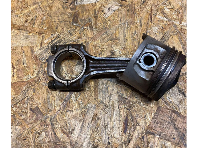 Píst 11005 Mercedes-Benz S W126