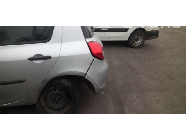 Ручка стеклоочистителей 8201590631 Renault Clio III