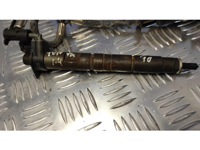 Vstřikovač 2367033051 Toyota Yaris pro naftový motor 1.4