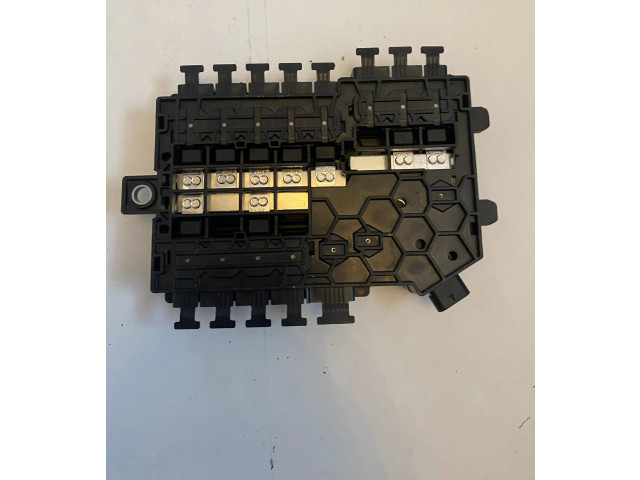 Блок предохранителей A2055402850, A2055402840 Mercedes-Benz C AMG W205