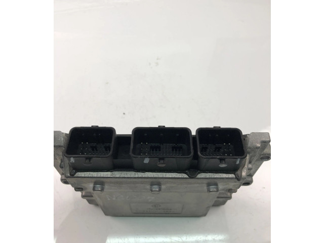 Блок управления двигателем Блок управления 30729351   Volvo V70