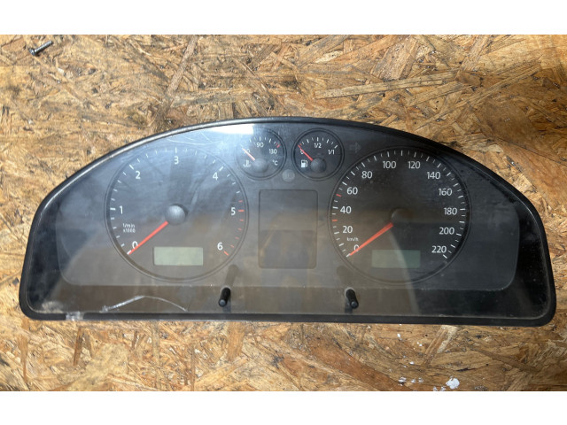 Přístrojová deska Volkswagen Transporter - Caravelle T5 2005 88311346