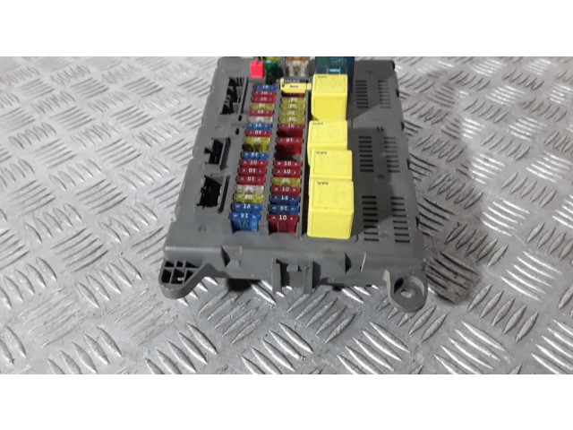 Блок предохранителей 52010565B, 737910 Land Rover Freelander