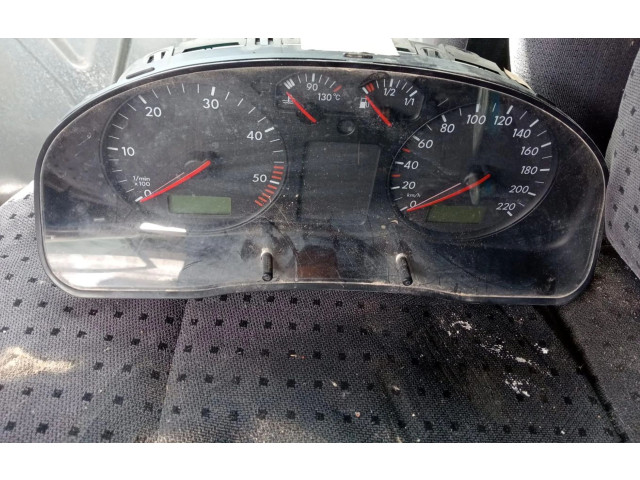 Панель приборов    Volkswagen PASSAT       