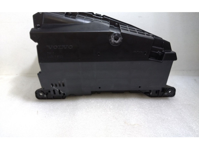 Дисплей    32300227, WHU001   Volvo XC60